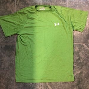 Green under armour athletic t-shirt